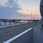 Cozy Harbor House In Nyaraló Nibe