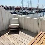 Cozy Harbor House In Nyaraló *