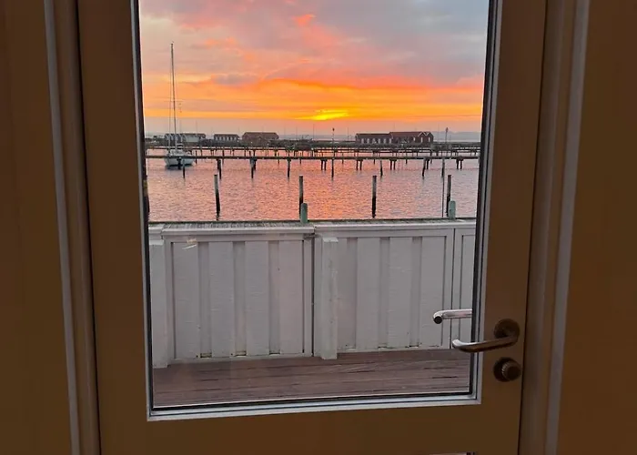 Cozy Harbor House In Nibe